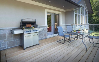 Napoleon Prestige 500 Propane Gas Grill